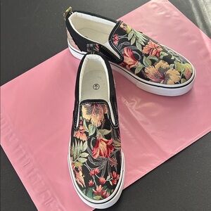 Floral Slip-On Canvas Women's Shoes